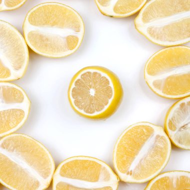 limon yarısı hafif bir adam dilimlenmiş