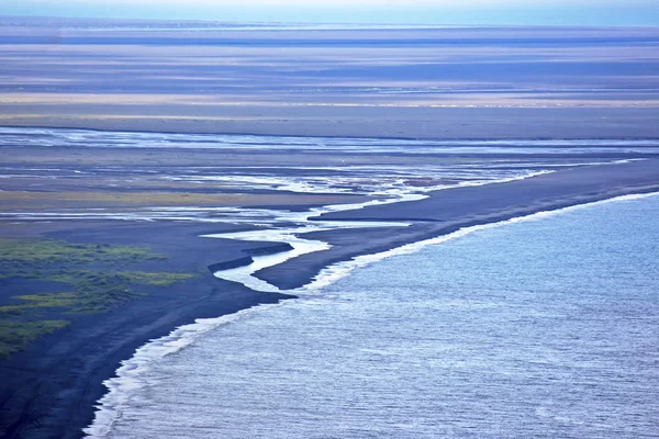 Vik, Icelan siyah plaj sahili