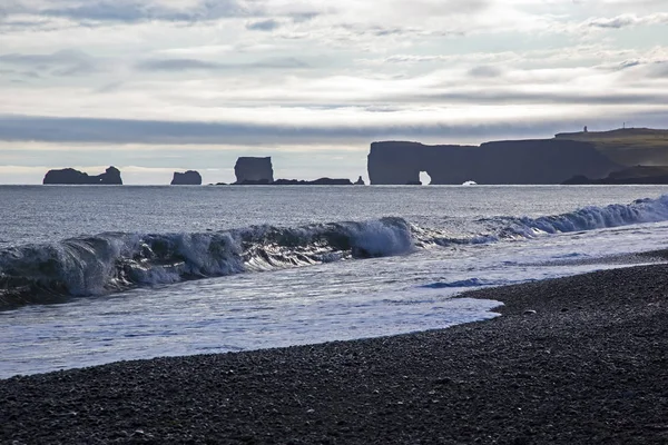 Veduta delle scogliere di Dyrholaey in Islanda — Foto Stock