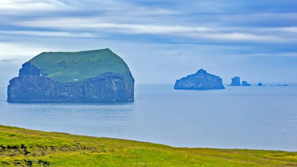 Ilhas do Arquipélago Vestmannaeyjar. Islândia — Fotografia de Stock