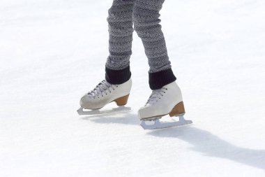 Kız paten buz rin