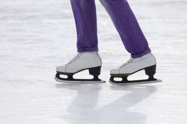 rin ayakları üzerinde paten kız paten buz