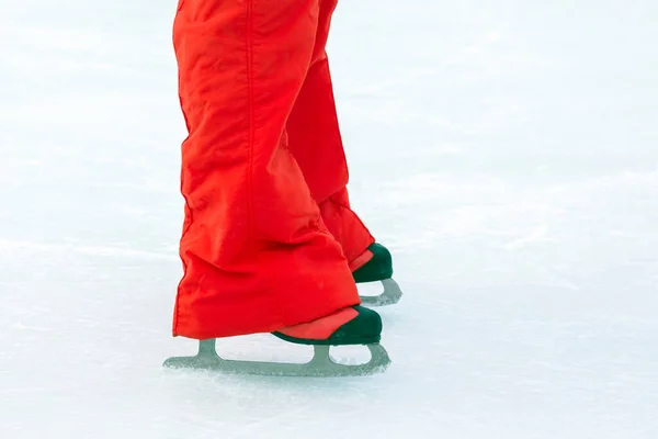 Feet Red Skates Ice Rink Hobbies Leisure Winter Sports — Stock Photo, Image