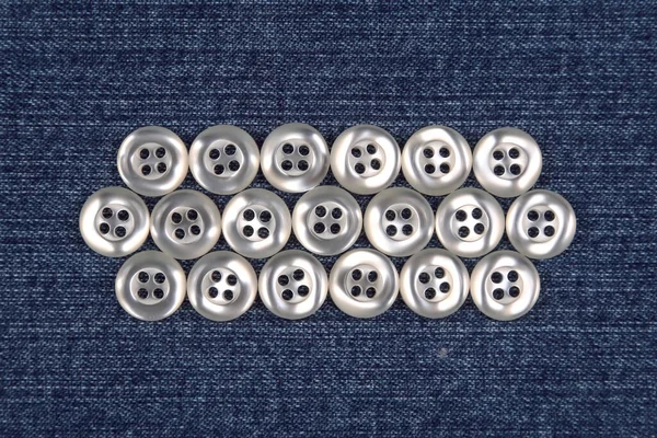 Πλαστικά Γυαλιστερά Κουμπιά Για Ρούχα Φόντο Υφάσματος Μόδα Και Ρούχα — Φωτογραφία Αρχείου
