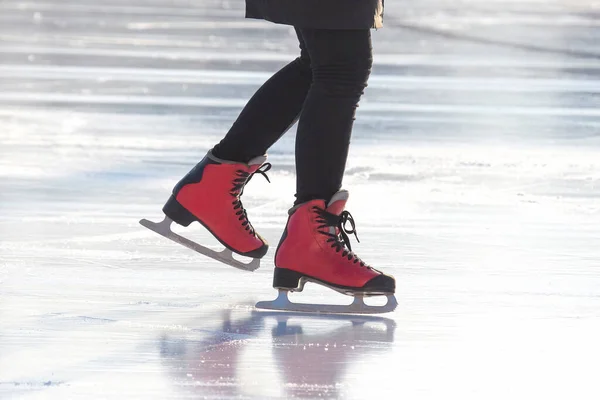 Meisje Schaatsen Een Ijsbaan Hobby Vrije Tijd Wintersport — Stockfoto