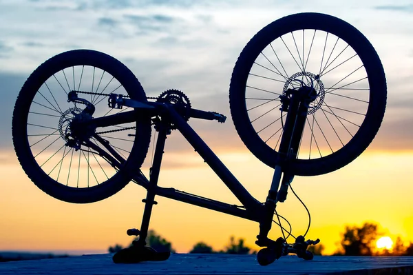 Silhueta Bicicleta Fundo Por Sol — Fotografia de Stock