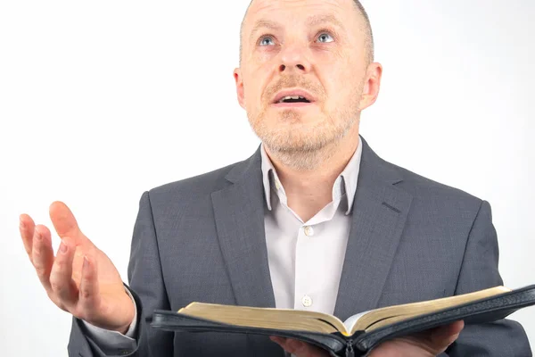 Hombre Barbudo Reza Antes Estudiar Biblia Religión Cristianismo —  Fotos de Stock