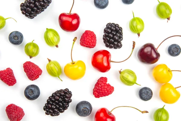 Ποικιλία Φρέσκα Διαφορετικά Μούρα Λευκό Φόντο Χρήσιμη Βιταμίνη Υγιεινά Φρούτα — Φωτογραφία Αρχείου