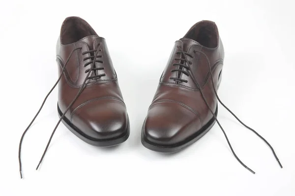 Zapatos Oxford Marrones Clásicos Para Hombre Sobre Fondo Blanco Zapatos —  Fotos de Stock