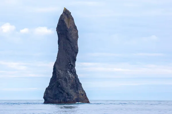 Тролль Пальцами Камней Исландия Волны Атлантического Океана — стоковое фото