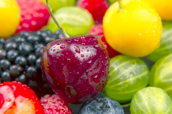 Čerstvé Různé Bobule Užitečný Vitamin Zdravé Jídlo Ovoce Zdravá Zeleninová — Stock fotografie