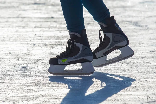Pernas Patinador Patinação Gelo Pista Gelo Rua Desporto Inverno Hobbies — Fotografia de Stock