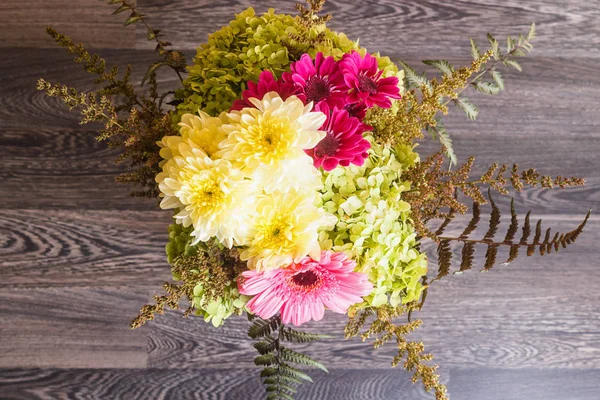 Bouquet of gerbera and chrysanthemum — Stock Photo, Image