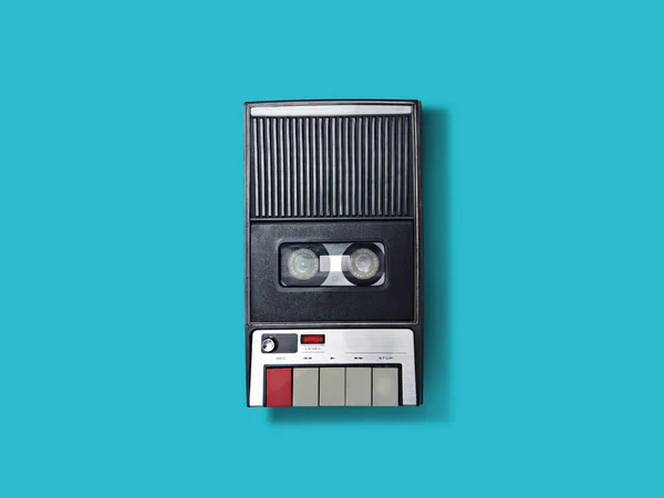 蓝色背景上隔离的旧老式录音机 卡塞特磁带 免版税图库图片
