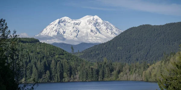 Washington Icónica Vista Famosa Montaña Sobre Azul Del Agua Alpina —  Fotos de Stock