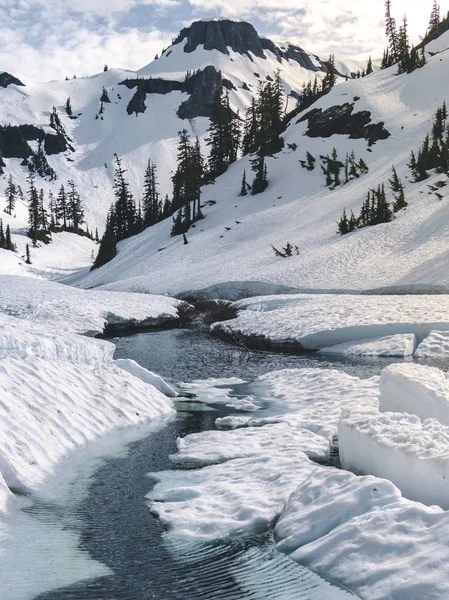 Epic Snow Melting River Landscape Baker Snoqualmie National Forest Table — Stock Photo, Image