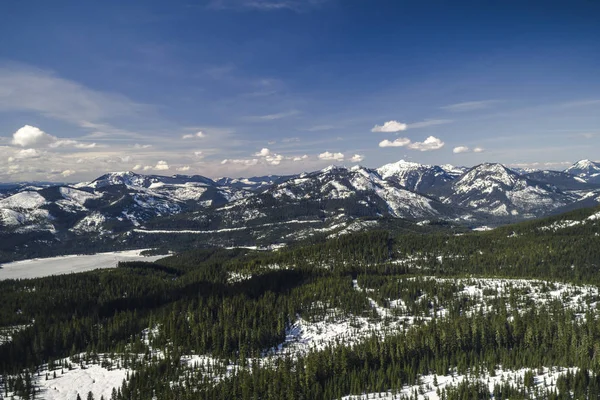 Vista Birdseye Cordillera Cascade Finales Temporada Invierno —  Fotos de Stock