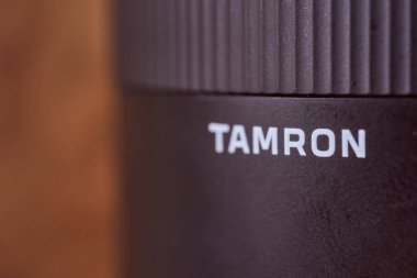Sony aynasız kamera için 12.07.2020 Tamron lensi 28-75 mm f 2.8 Di III RXD. Yakın plan. Yüksek kalite fotoğraf