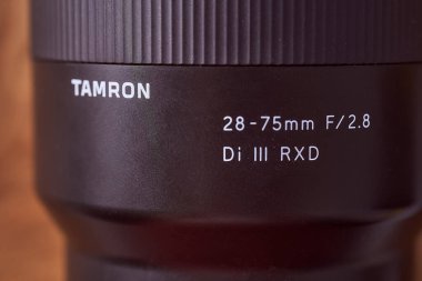 Sony aynasız kamera için Tamron merceği 28-75 mm f 2.8 Di III RXD. Yakın plan. Yüksek kalite fotoğraf