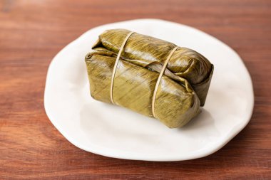 Tay tatlı yapışkan pirinç, tatlı yapışkan pirinç li sarılmış muz