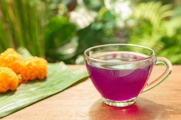 Copa de bebida de guisante azul o flor de guisante mariposa para beber sano — Foto de Stock