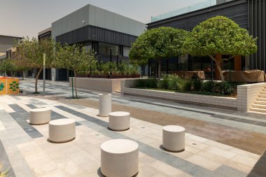 Suudi Arabistan 'ın Modern Alışveriş Bölgesi. Suudi Arabistan 'ın modern alışveriş bölgesi şık mimarisi, palmiye çizgili sokakları ve canlı şehir tasarımı ile. Geleneğin mükemmel bir karışımı ve...