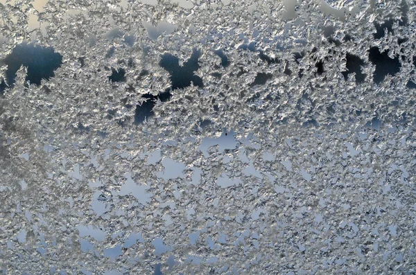 Gelo Vidro Janela Geada Fundo Céu Azul Inverno — Fotografia de Stock