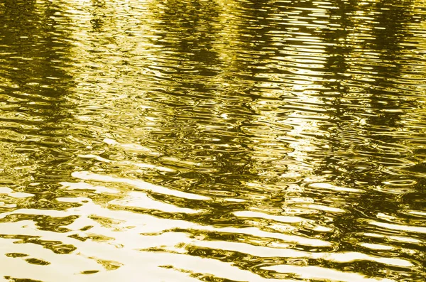 Fondo Abstracto Agua Ondulada Tonificada Amarillo Dorado —  Fotos de Stock