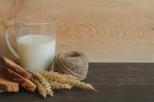 Süt ve ekmek basit ve sağlıklı gıda, Imbolc, geleneksel tedavi olarak pagan wicca Kelt tatil 