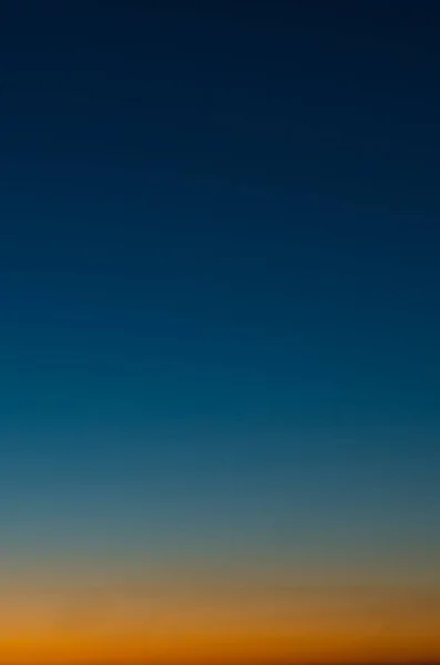 Концепция летних каникул, абстрактное размытие градиентного неба на закате — стоковое фото