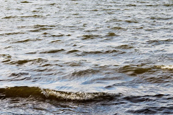 Textur Der Flusswellen Bei Stürmischem Und Windigem Wetter — Stockfoto