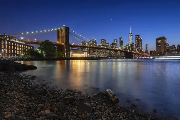 Manhattan Skyline Brooklyn Bridge Desde Pebble Beach Brooklyn Nueva York — Foto de Stock