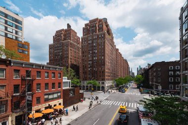 New York, Amerika Birleşik Devletleri - 21 Mayıs 2018: Street Midtown Manhattan'ın güneşli bir gün, New York City
