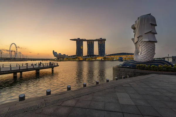 メルリオンパークの日の出の眺め, シンガポール — ストック写真