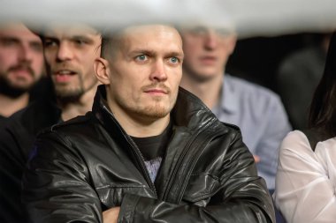 Brovary. Ukrayna, 14.11.2015 bir portresini Wbo Cruserweight şampiyonu Usyk bir siyah deri ceket kapalı