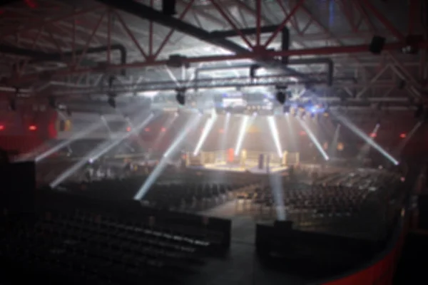 Bulanık boş hall boks halka etrafında seyirci için