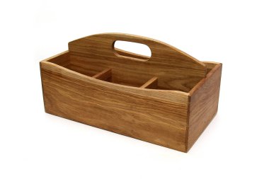 Ahşap stand üzerinde beyaz izole şarap şişeleri için