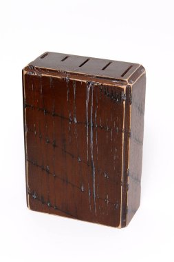 Bıçak üzerinde beyaz izole için ahşap stand