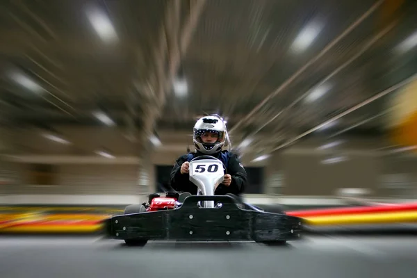 Man Going Kart Karting Track Indoors Wearing Helmet — Stock Photo, Image