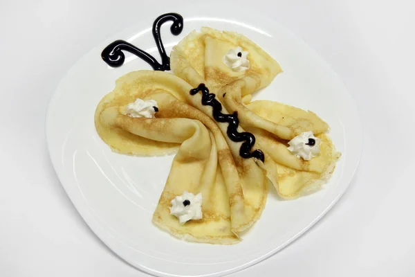 Pancakes Farfalla Con Cioccolato Panna Montata Decorata Forma Farfalla — Foto Stock