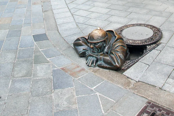 斯洛伐克布拉迪斯拉发 2013年5月29日 布拉迪斯拉发中心的水管工纪念碑 — 图库照片