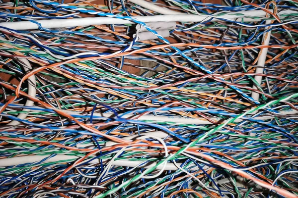 Beşinci kategori yakın çekim için çok renkli ağ kabloları. Arkaplan dokusu.