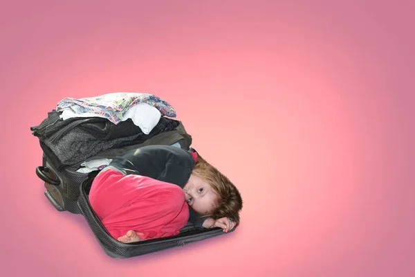 Child Lies Suitcase Which Things Folded Concept Travel Styling Things — Stock Photo, Image