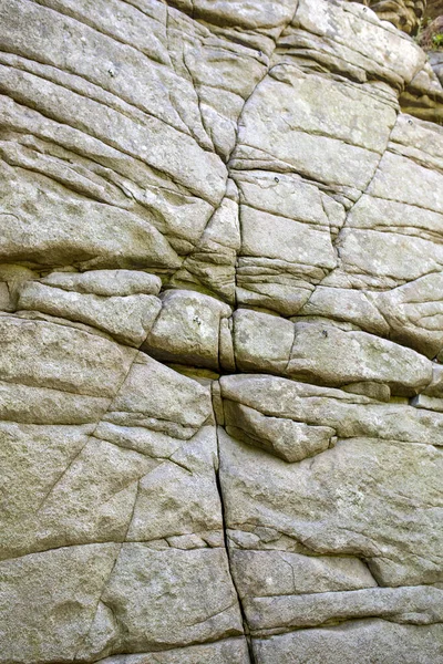 Vertikale Steinmauer Mit Einem Riss Grau Hintergrund Textur — Stockfoto