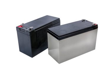 Mühürlü şarj edilebilir UPS pili beyaz arkaplanda izole edildi