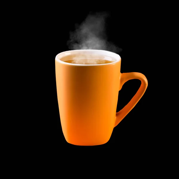 Narancs Kerámia Csésze Tea Izolált Fekete Alapon Gőz Fentről Emelkedik — Stock Fotó