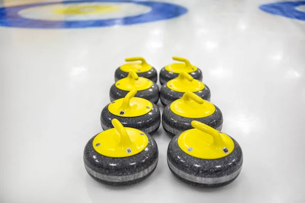 Der Curling Stein Oder Stein Besteht Aus Granit Mit Gelben — Stockfoto