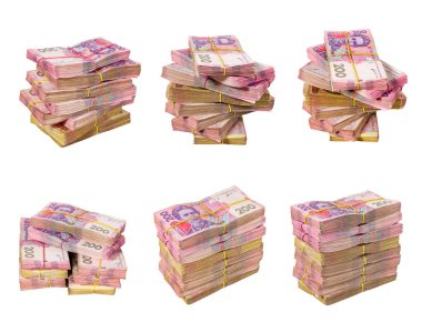 Lastik bir bantla bağlanmış bir deste para. Beyaz arka planda izole edilmiş Ukrayna para birimi Hryvnia.