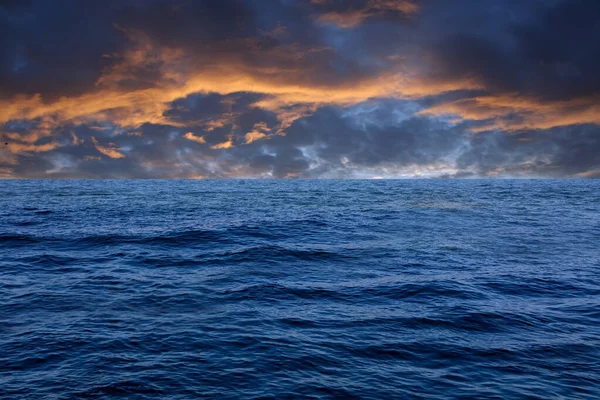 Mar Nubes Paisaje Marino Hermoso Fondo Pantalla Imagen Tiempo Reposo — Foto de Stock