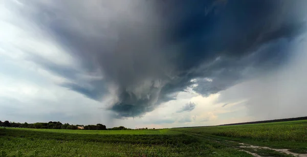 Tornado Twister Atmospheric Whirlwind Occurs Cumulonimbus Thundercloud Spreads Thundercloud Cyclone — Stock Photo, Image